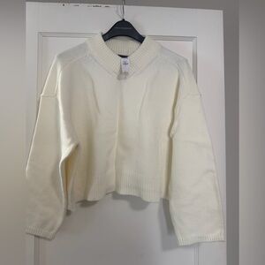 GAP Women's V Neck Cream Sweater